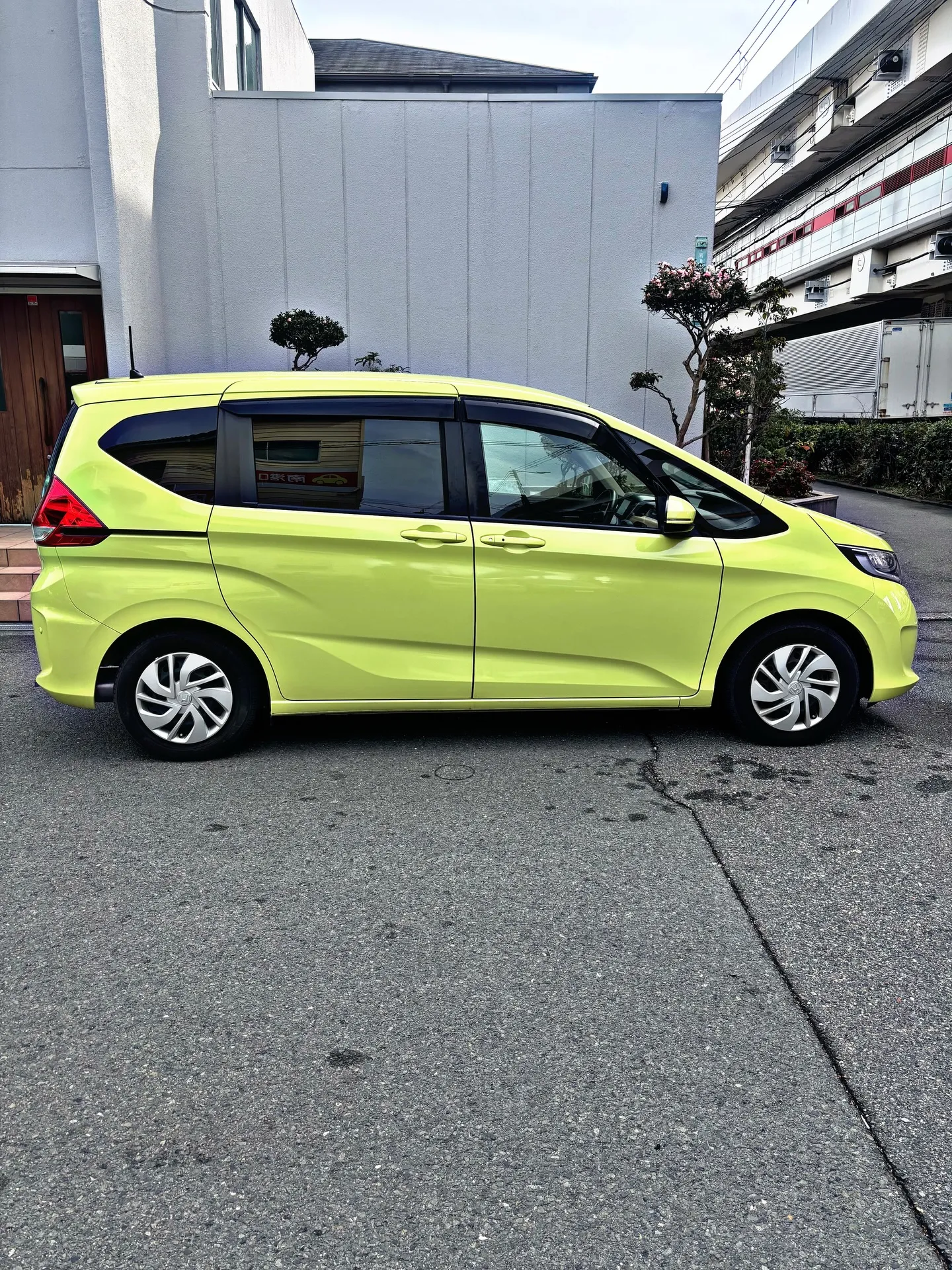 HONDAのフリードにガラスコーディングのご用命です✨