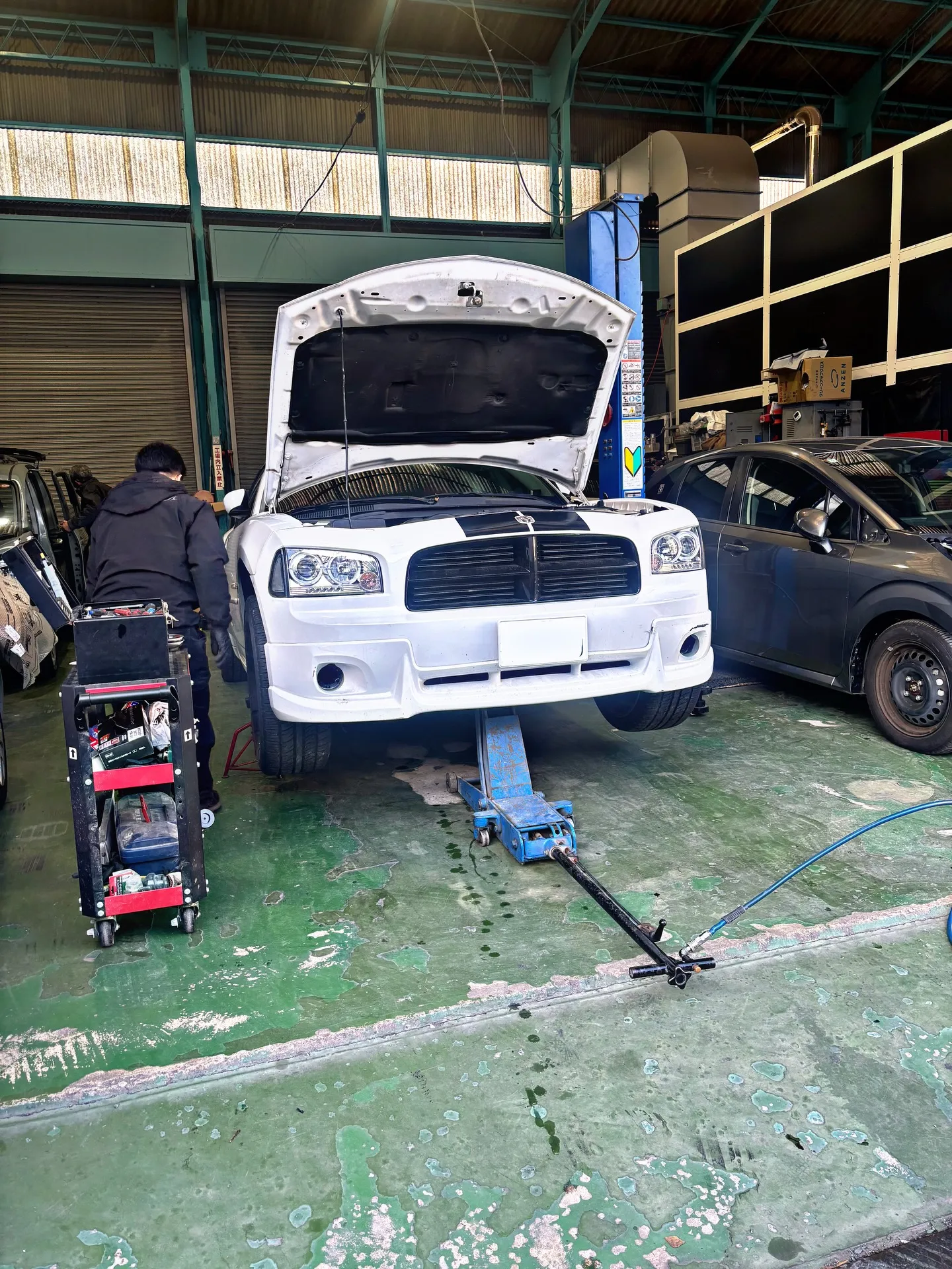 今回はダッジ、チャャージャーのご入庫です🔥