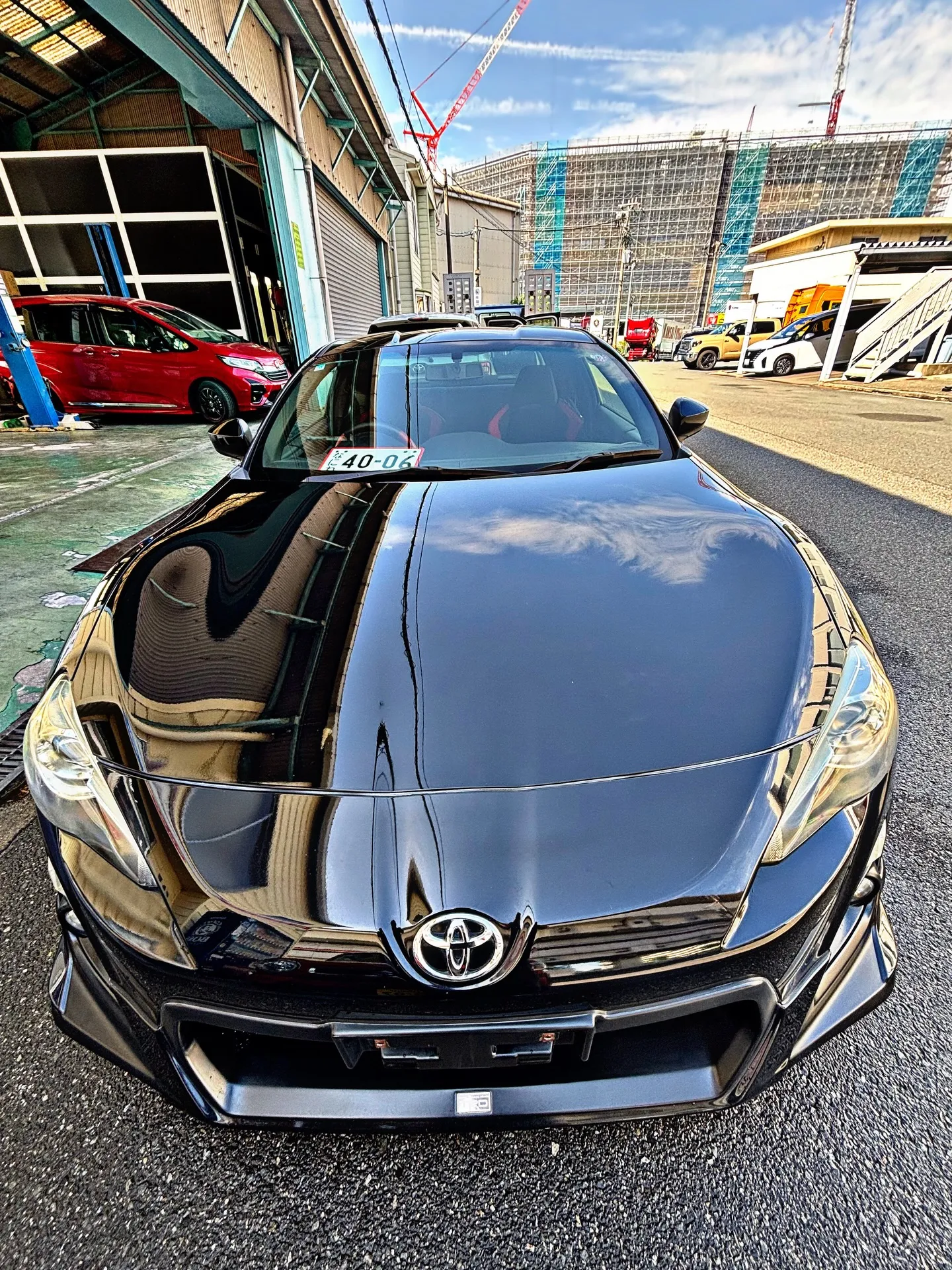 今回はトヨタの86を磨き、ガラスコーティングを施工させていた...