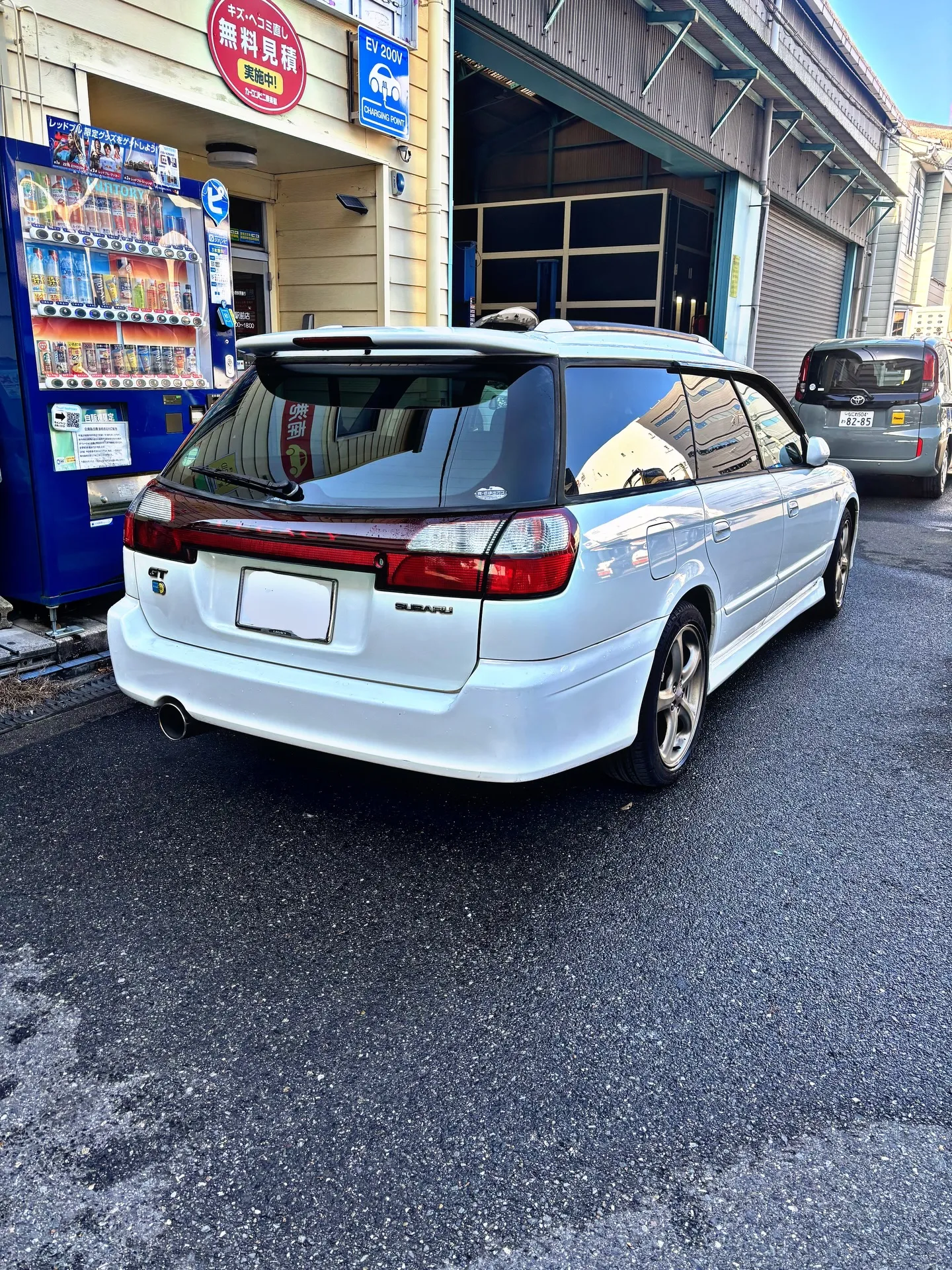 今回はスバルのレガシーGTのご入庫です🍀