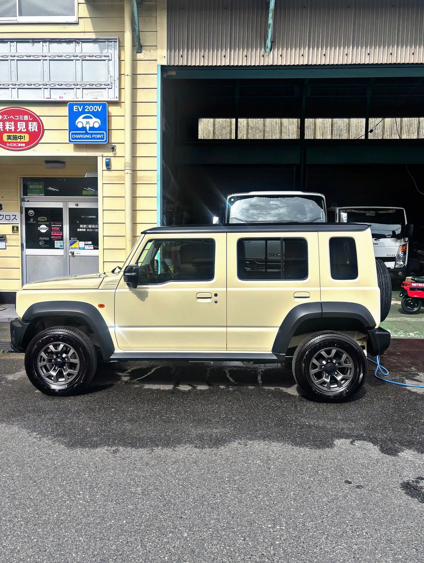 今回は待ちにまって頂いたジムニーノマドのご納車❣️